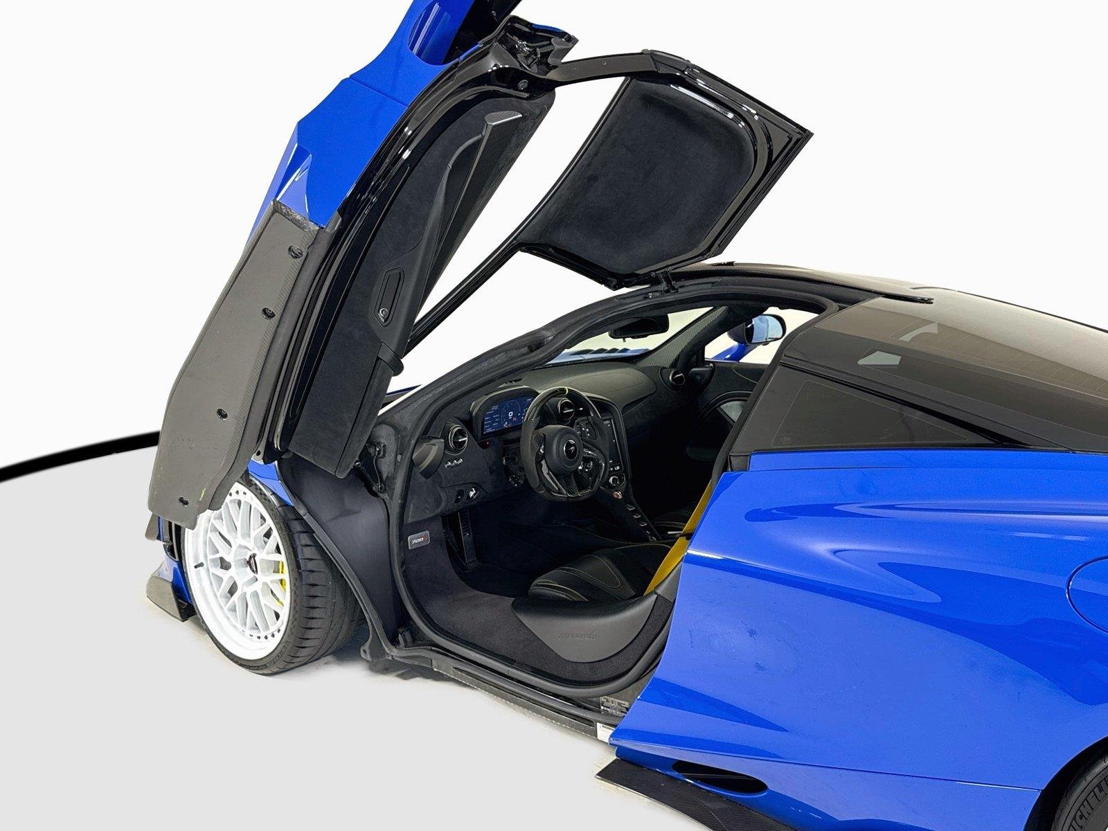 Used 2021 MSO Paris Blue / Miami Blue Wrap McLaren Performance | Full Ryft Body Kit | Carbon Steering Wheel | Exhaust | Custom Wheels image 12
