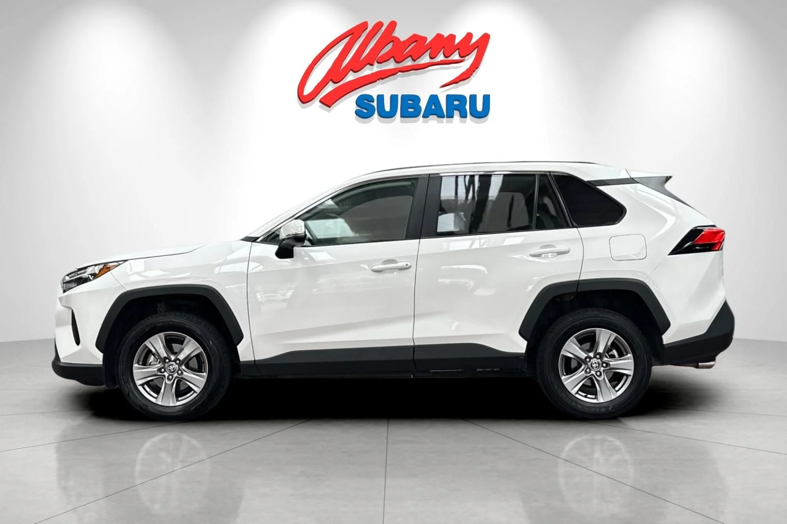 Used 2025 White Toyota XLE image 8