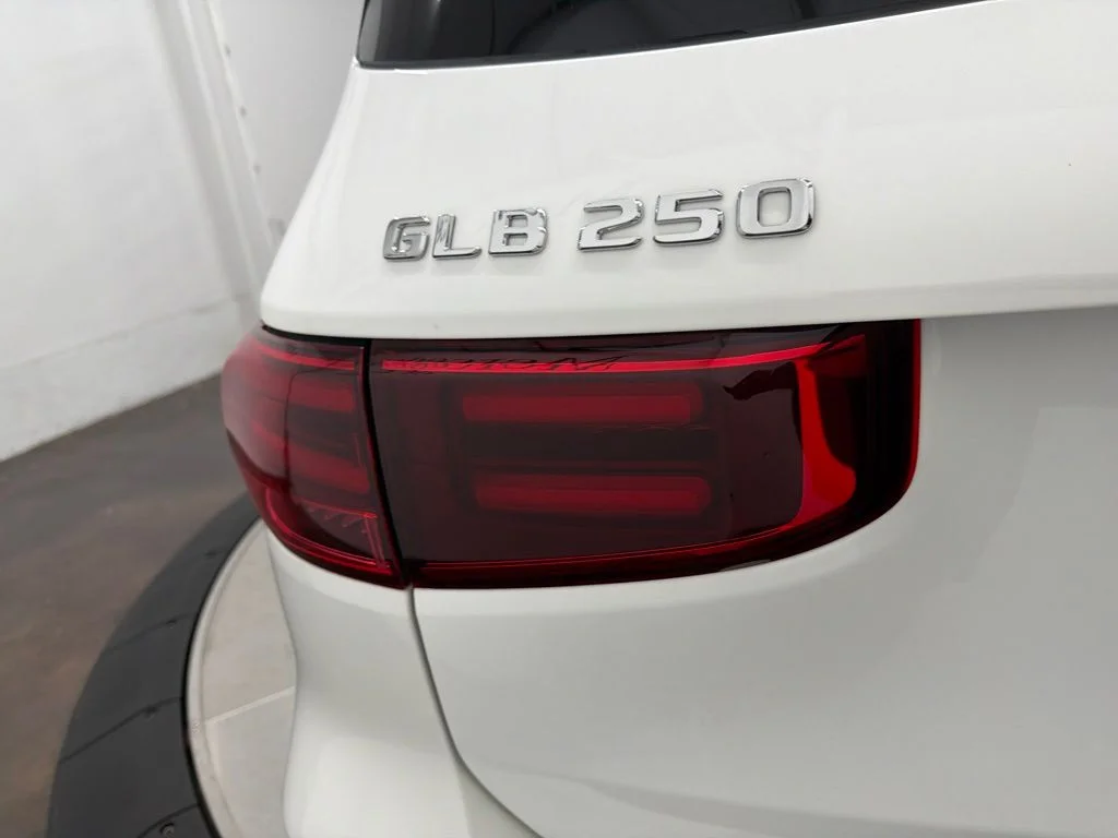 New 2026 White Mercedes-Benz GLB 250 image 11
