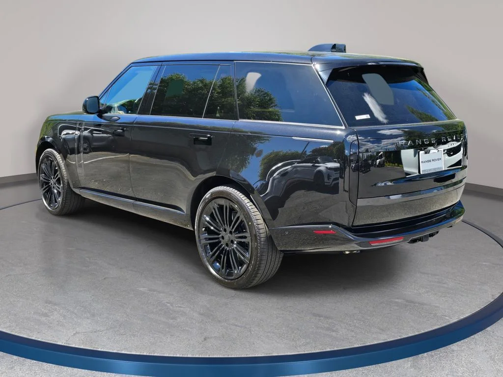 New 2026 Santorini Black LAND ROVER SE LWB 7-Seats / V8 image 7