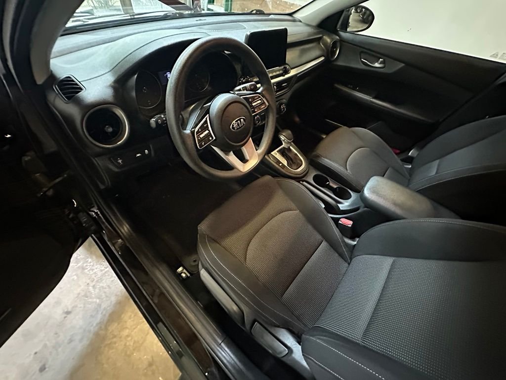 Used 2021 Black Kia LXS image 6