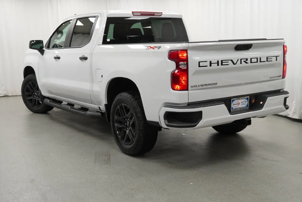 New 2026 Summit White Chevrolet Custom image 4