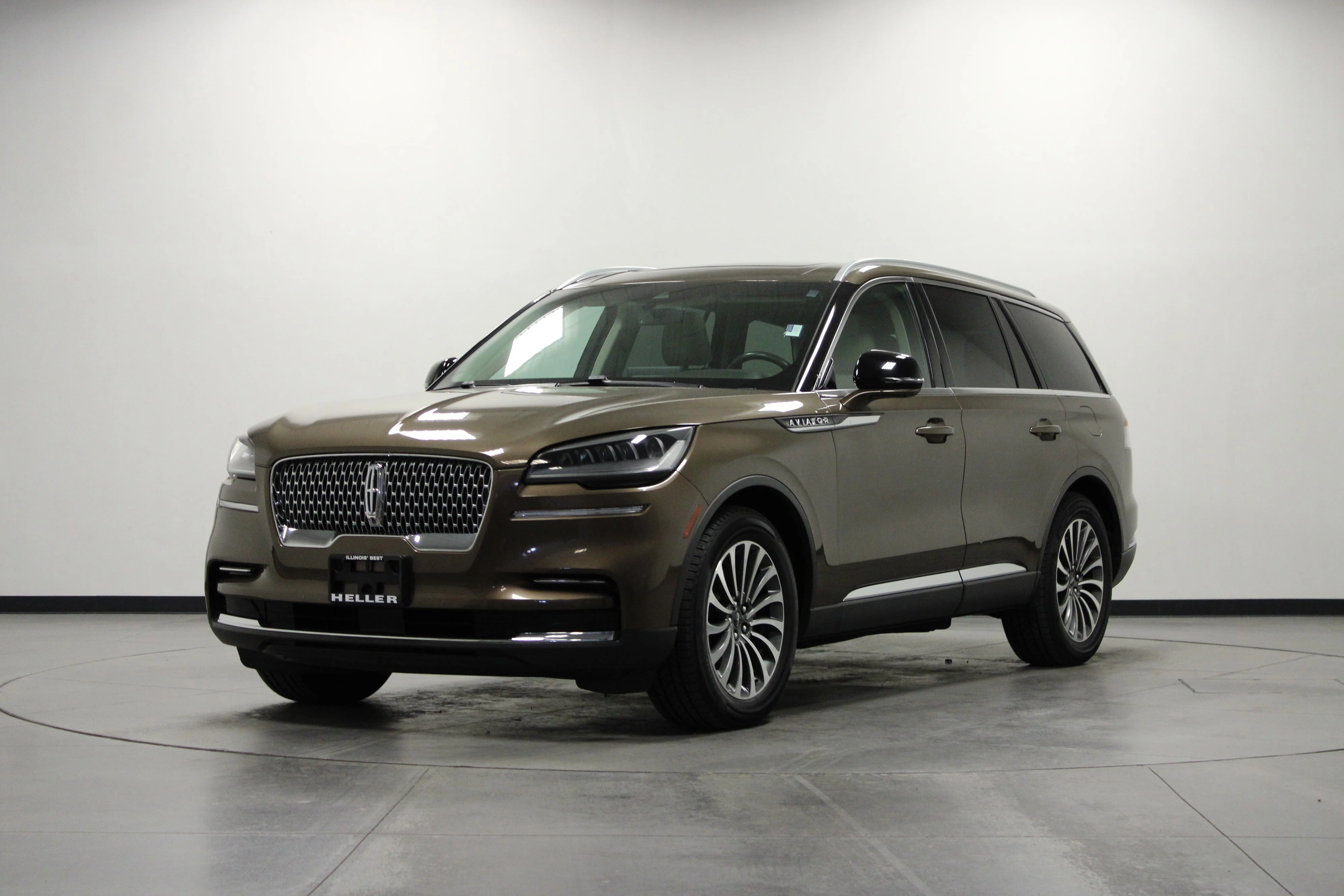 Used 2022 Bronze Smoke Metallic Clearcoat Lincoln Reserve image 8