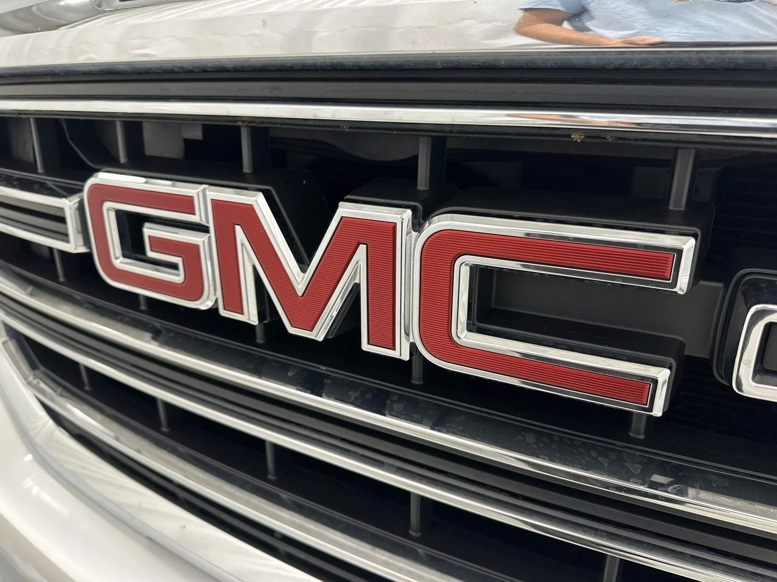 Used 2016 SUMMIT WHITE GMC SLE image 28