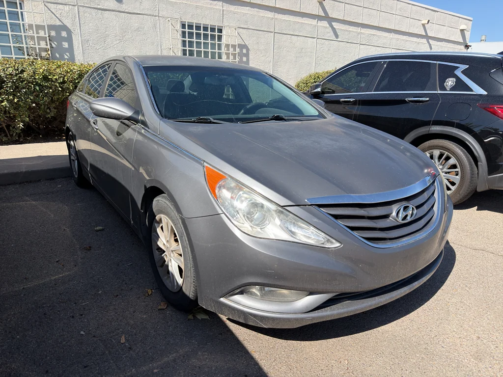 Used 2013 Harbor Gray Metallic Hyundai GLS image 29