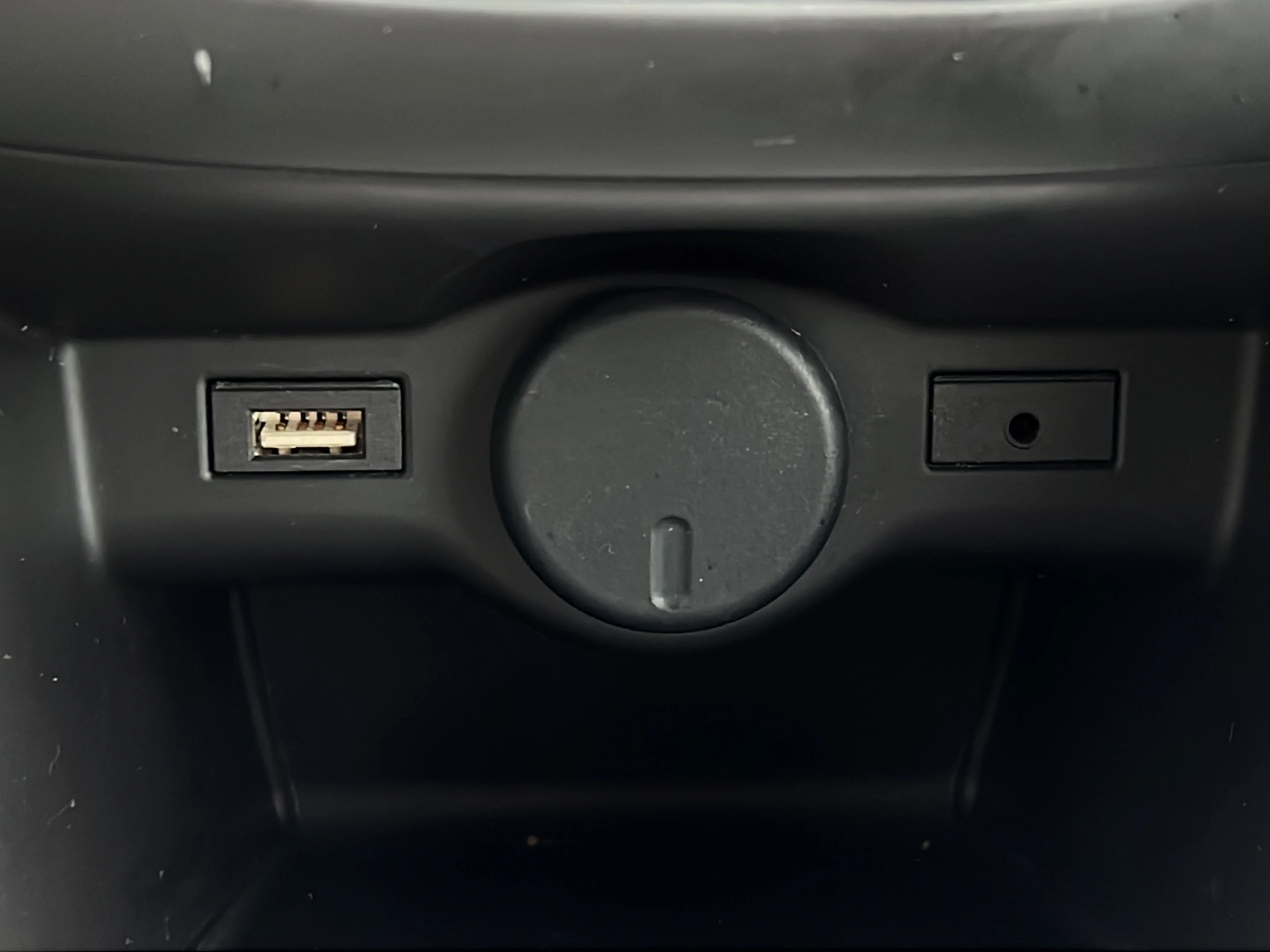 Used 2019 Summit White Buick Premium image 18