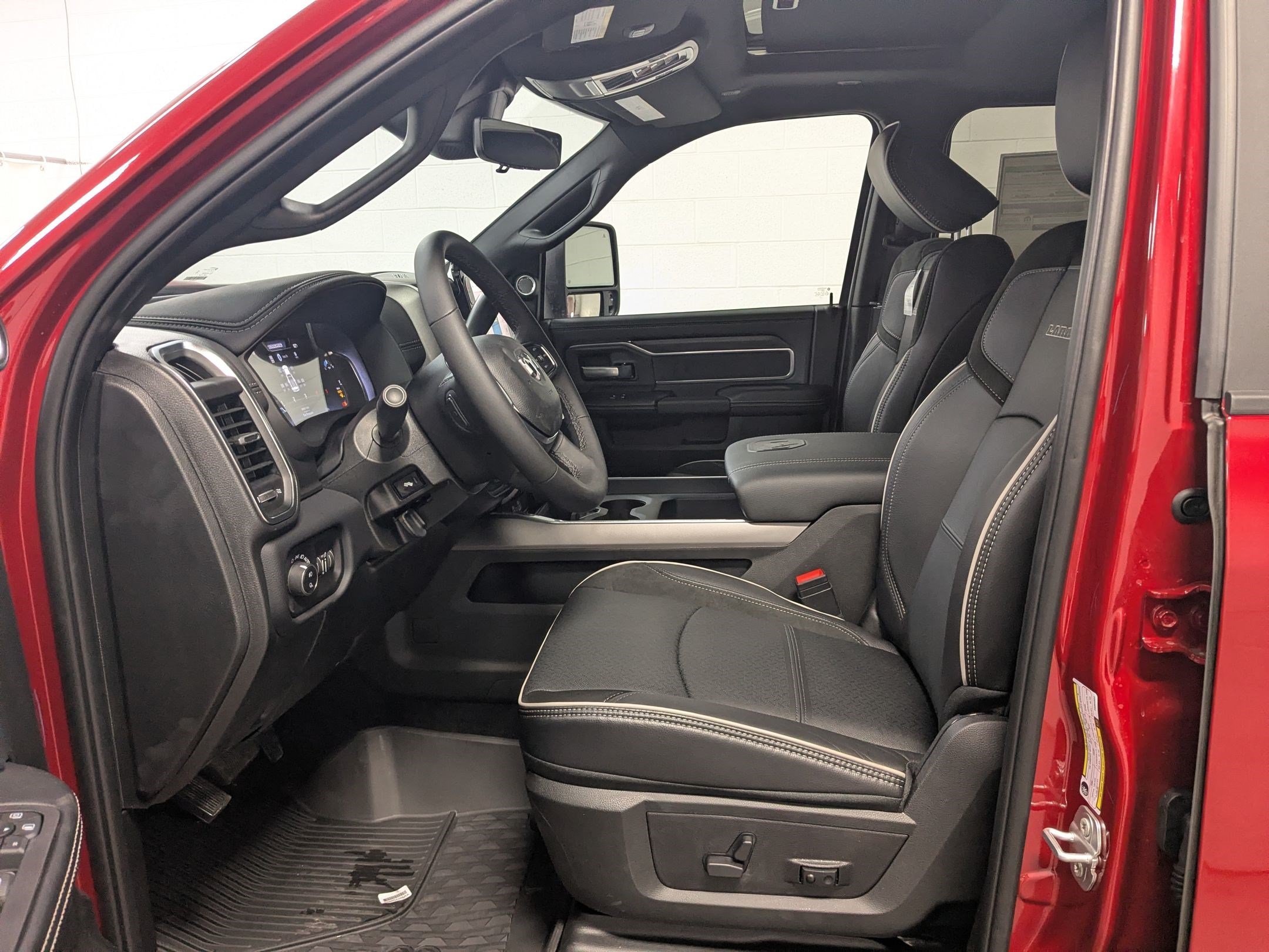 New 2026 Molten Red Pearl-Coat Exterior Paint RAM Laramie image 14