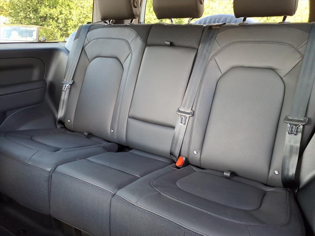2026 Land Rover Defender V8 - Photo 5