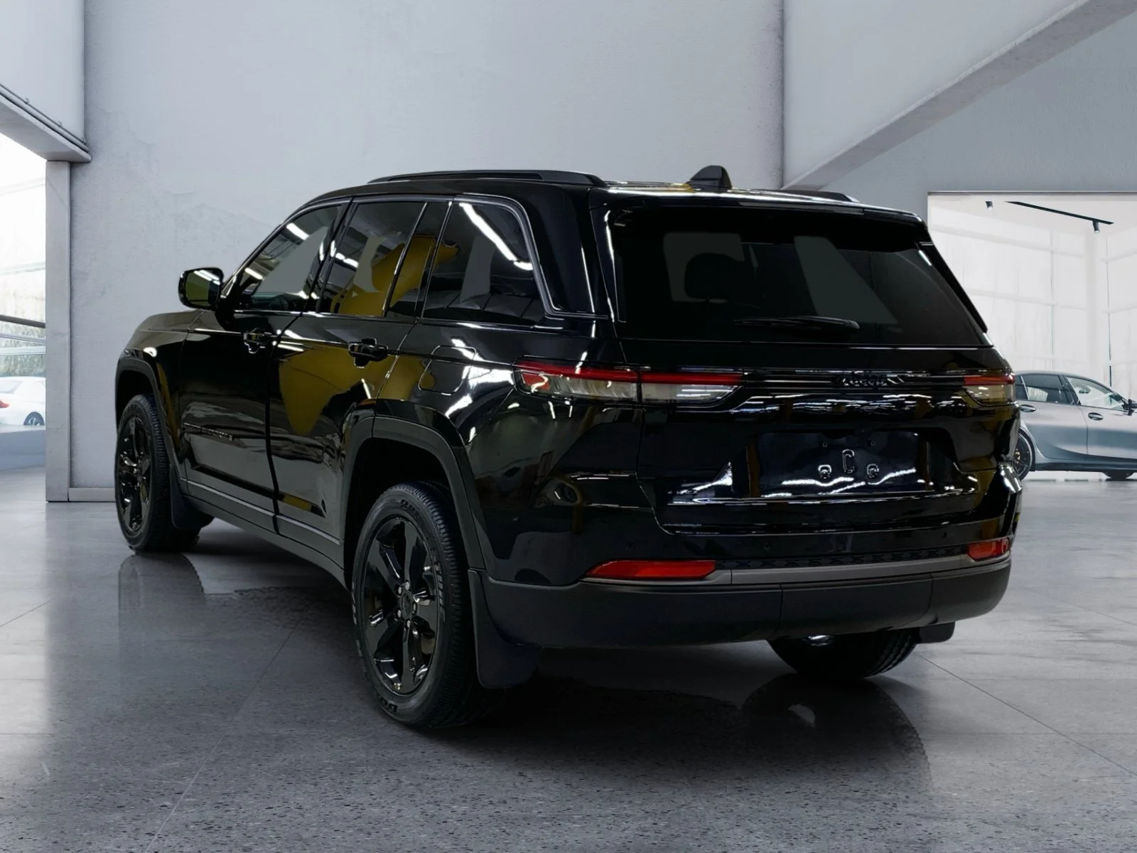 New 2026 Diamond Black Crystal Pearl Jeep Altitude image 3