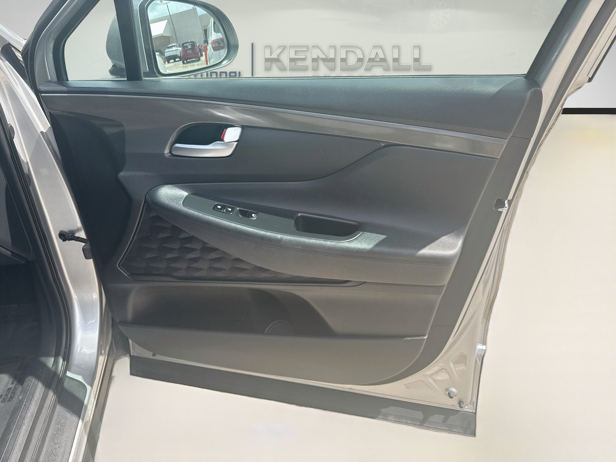 Used 2021 Shimmering Silver Hyundai SE image 31
