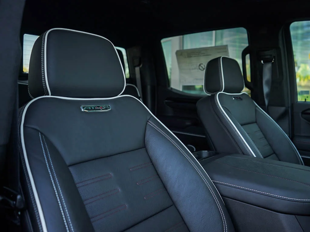 2026 GMC Sierra 1500 AT4X - Photo 10
