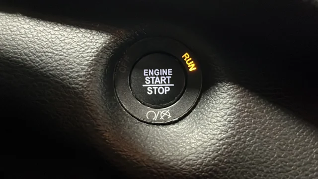 Used 2022 Crystal Metallic Jeep Limited image 22