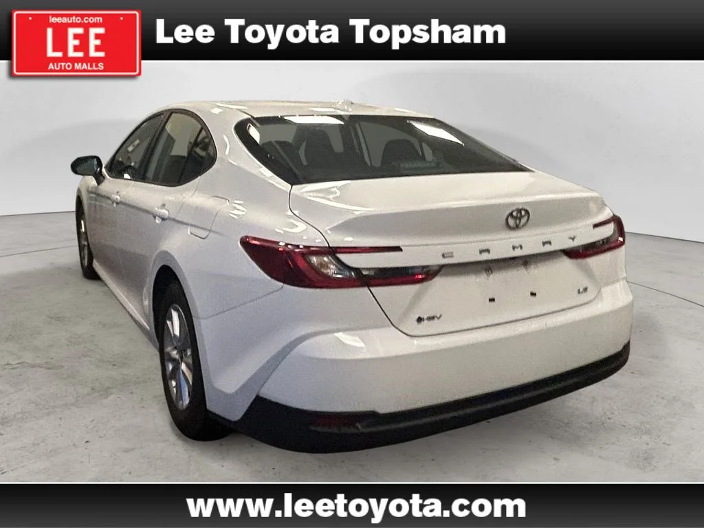 Used 2025 Ice Toyota LE image 3