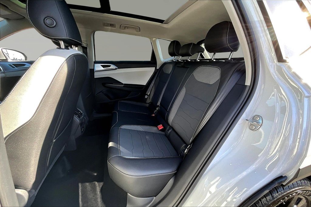 New 2026 White Volkswagen 1.5T SE image 20