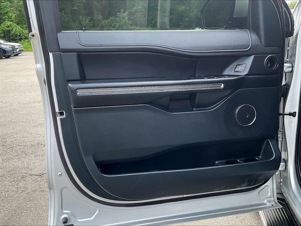 Used 2018 Silver Ford XLT image 9