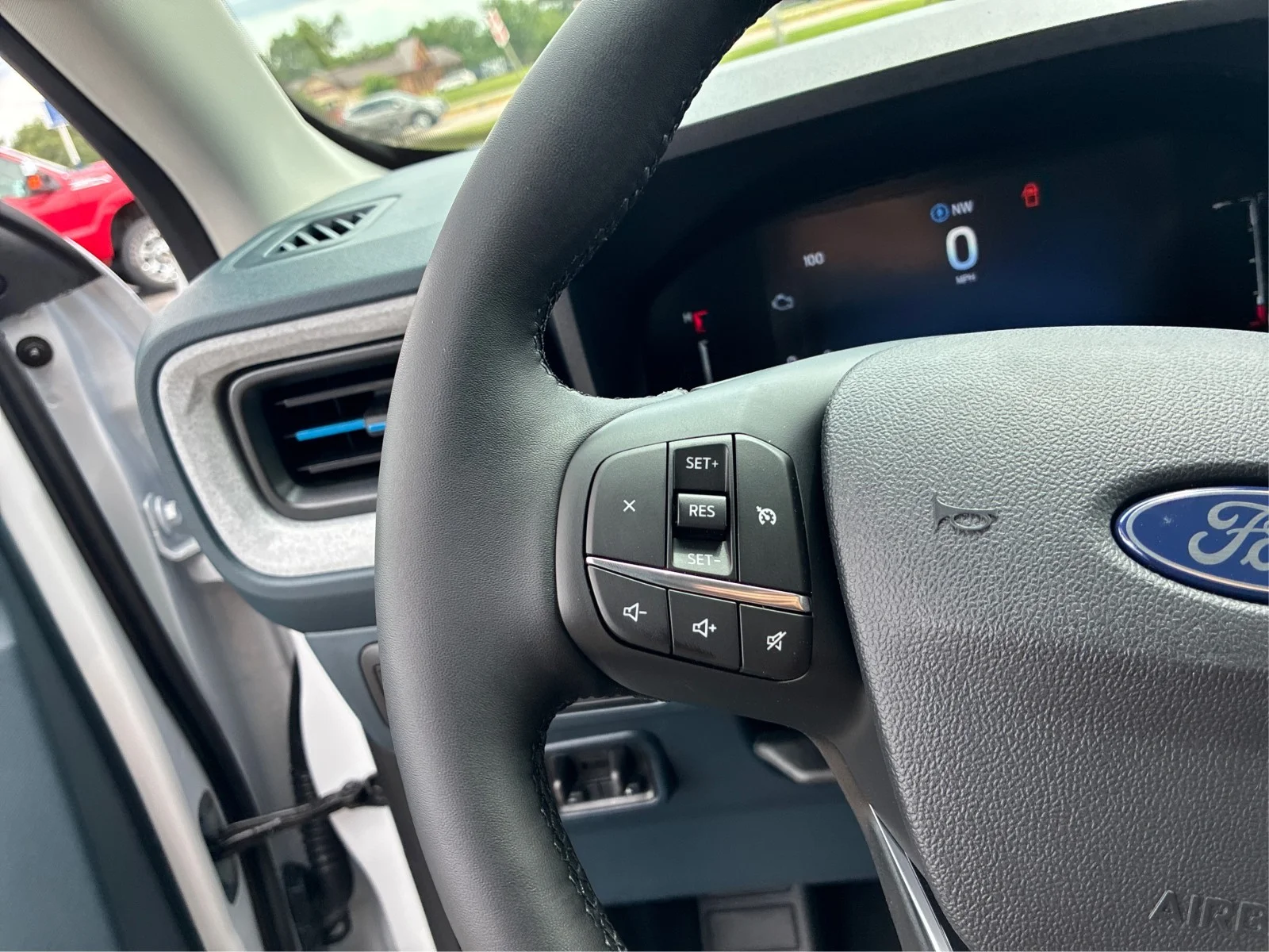 New 2026 Oxford White Ford XLT image 22