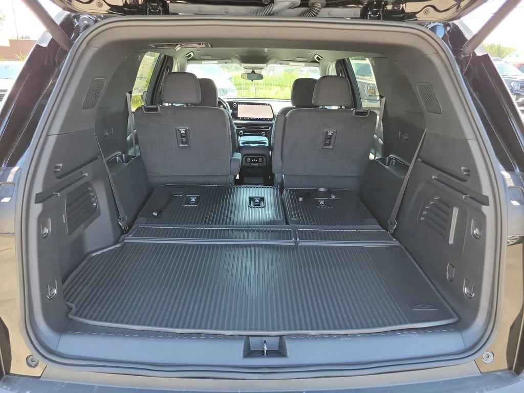 2026 Chevrolet Traverse LT - Photo 32