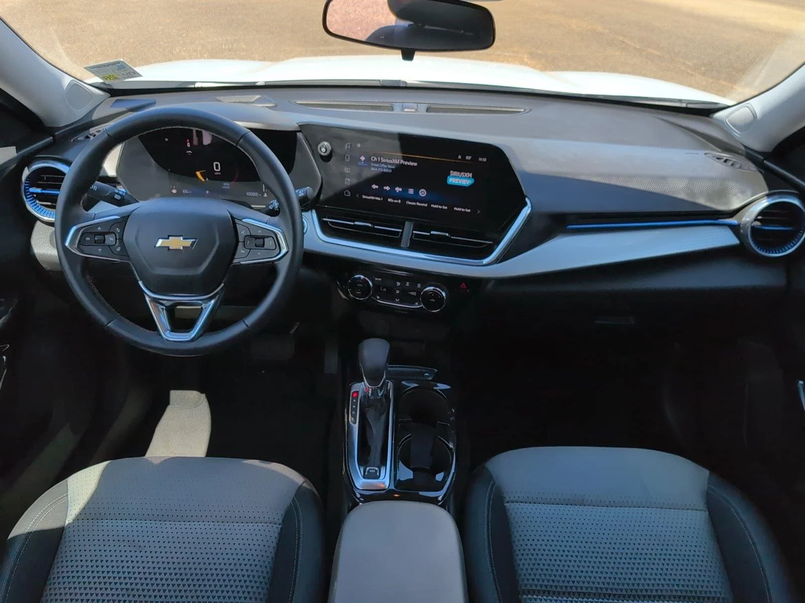 Used 2025 Summit White Chevrolet LT image 21
