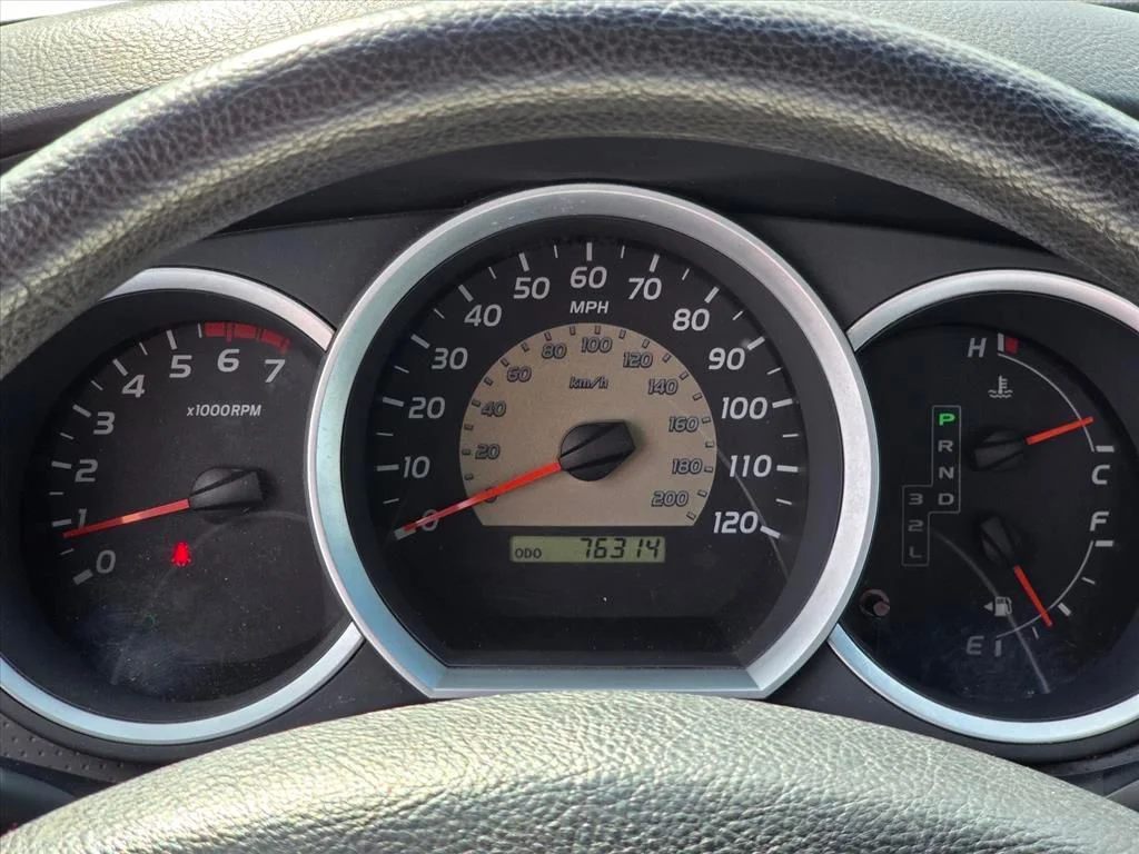 Used 2007 White Toyota  image 5