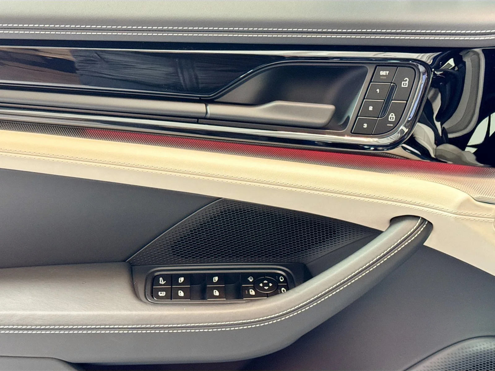 New 2026 Montego Blue Metallic Porsche 4 E-Hybrid image 11