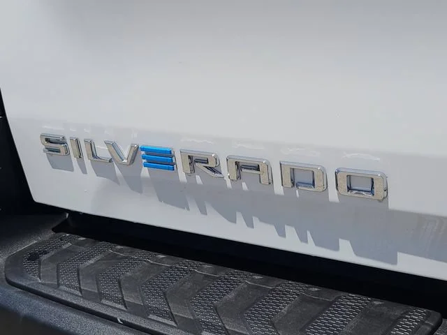 New 2026 Summit White Chevrolet LT - Extended Range image 9
