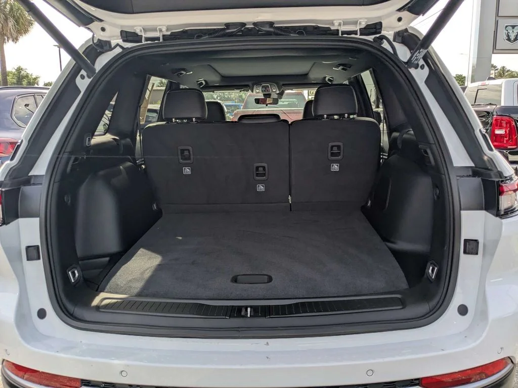 Used 2026 White Jeep Limited image 11