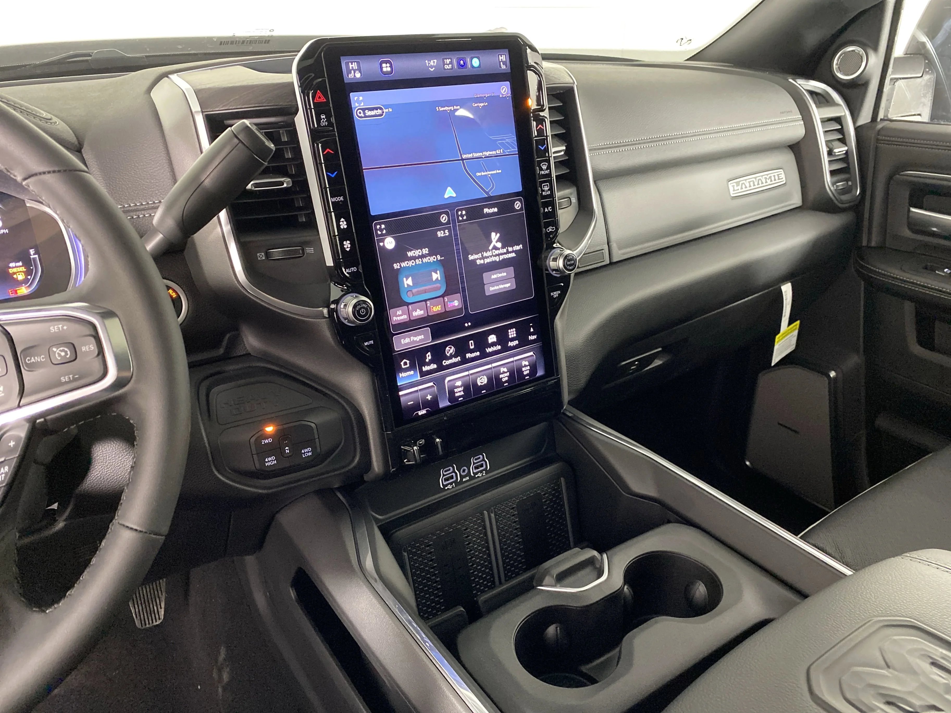 New 2026 Diamond Black Crystal Pearl-Coat Exterior Paint RAM Laramie image 27