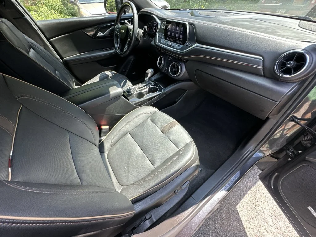 Used 2022 Gray Chevrolet Premier image 23