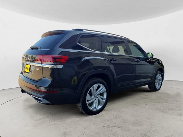 Used 2022  Volkswagen 3.6L V6 SE w/Technology image 5