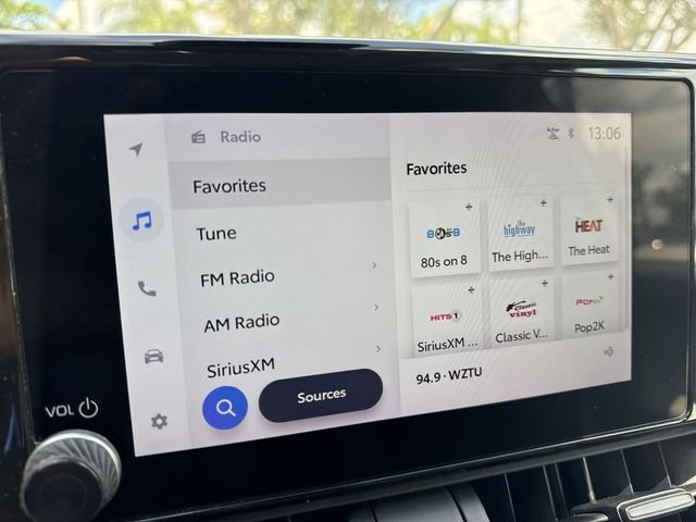 2024 Toyota RAV4 XLE - Photo 16