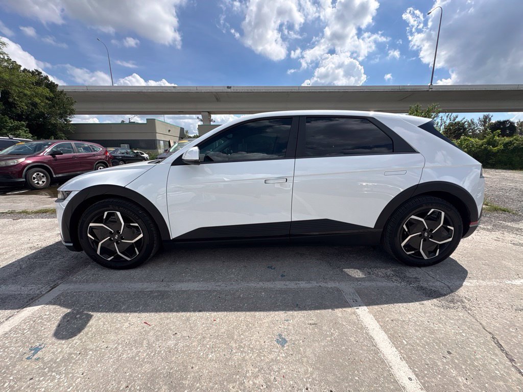 Used 2024 White Hyundai SEL image 6
