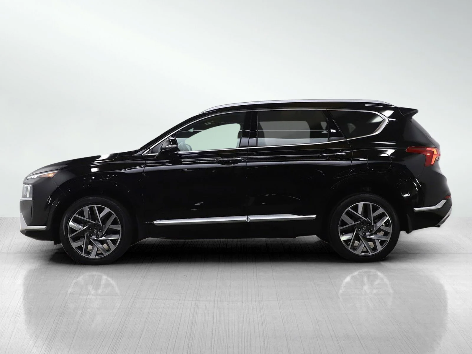 Used 2023 Hyundai Santa Fe Calligraphy with VIN 5NMS5DAL1PH559786 for sale in Bloomington, Minnesota
