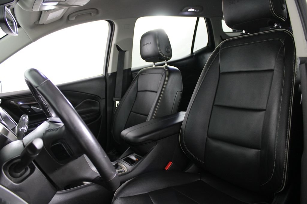 Used 2019 Black GMC Denali image 16