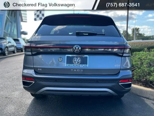 Used 2025 Platinum Gray Metallic Volkswagen 1.5T SE image 10