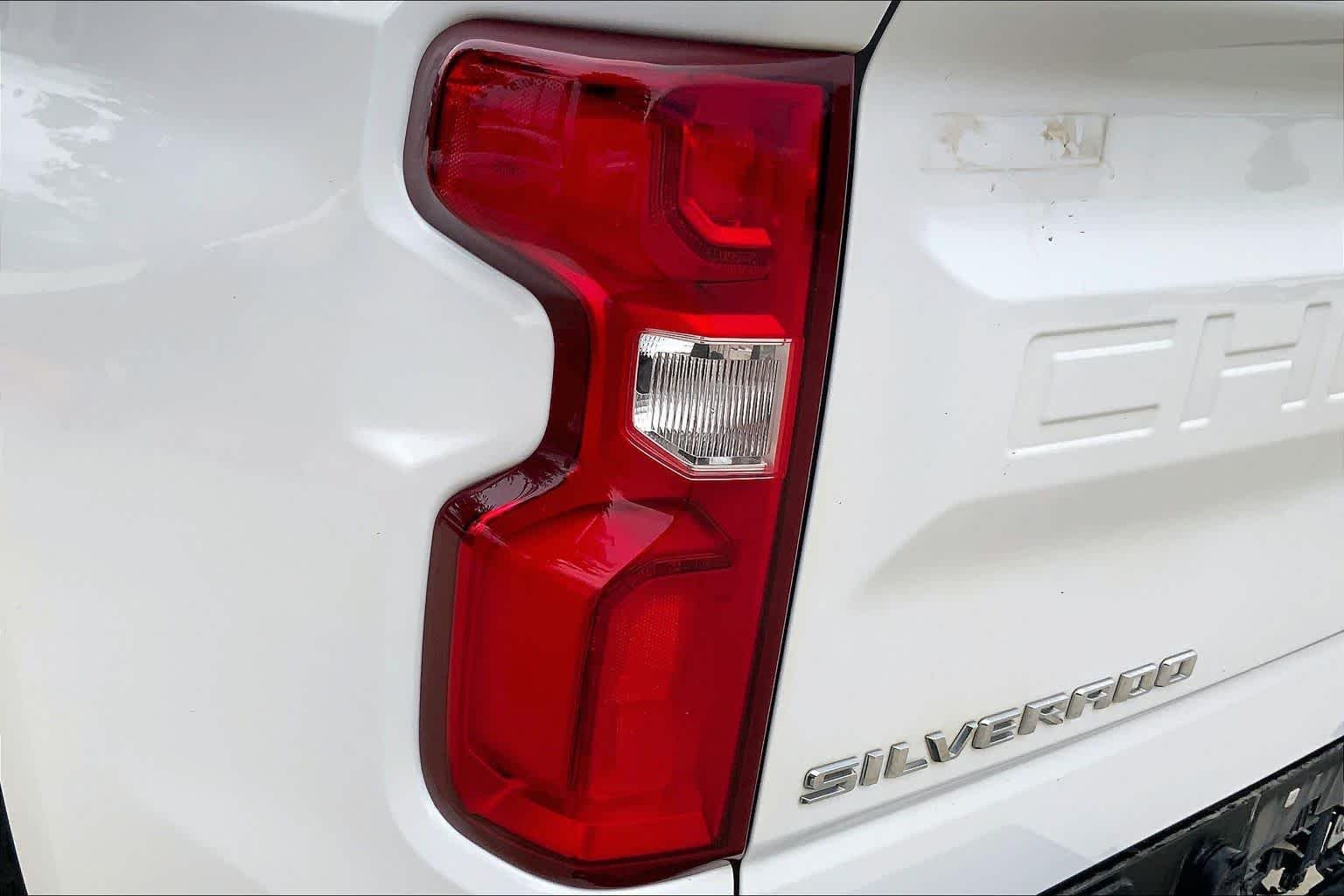 Used 2024 Summit White Chevrolet RST image 28