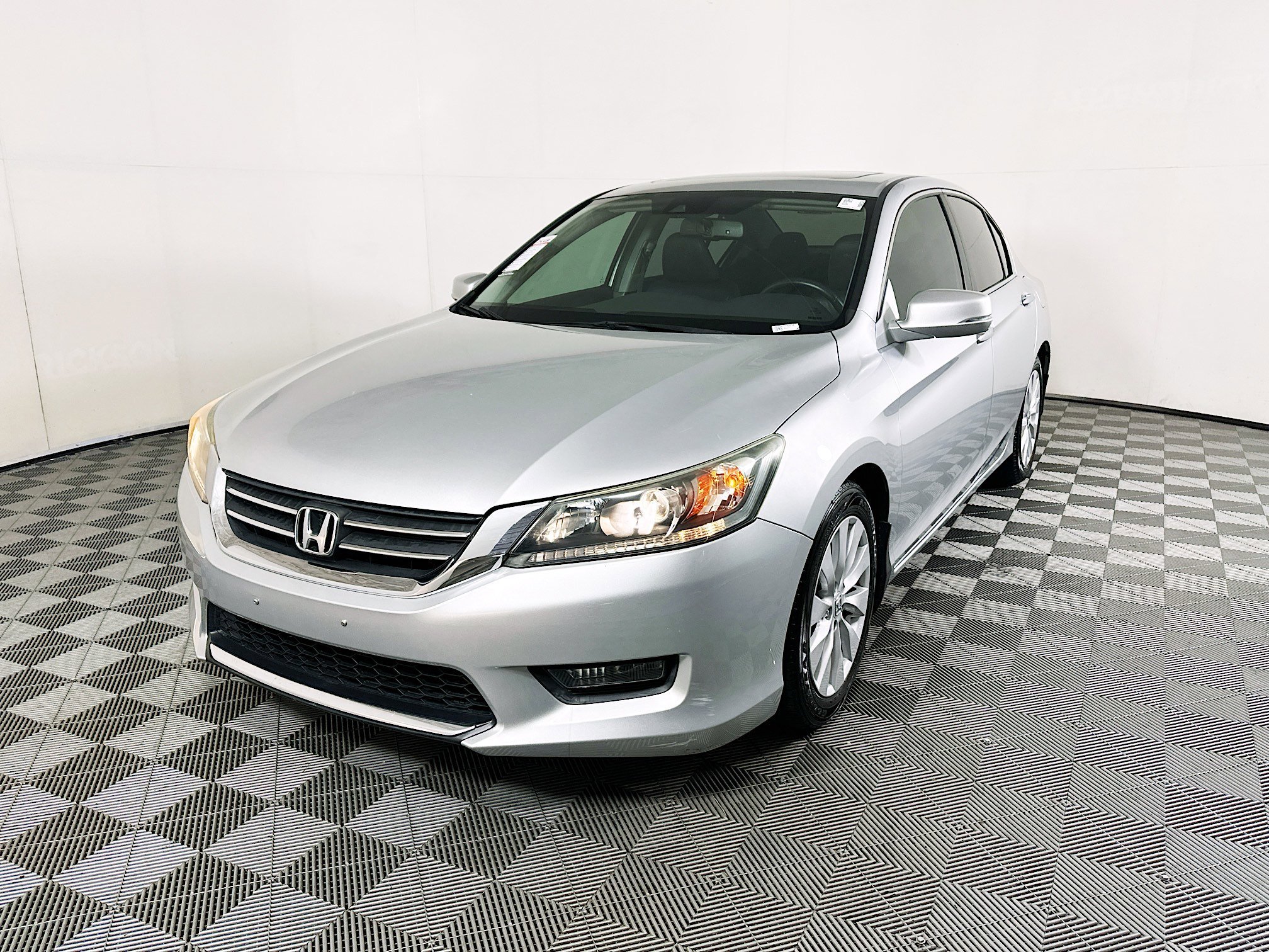 Used 2014 Silver Honda EX-L image 7