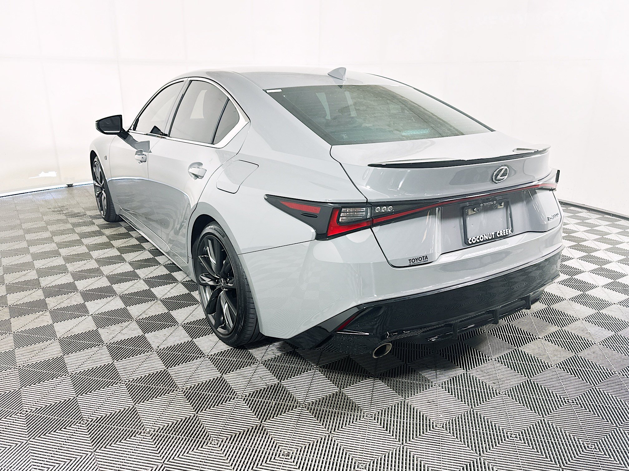 Used 2025 Incognito Lexus IS 350 F SPORT Design image 5