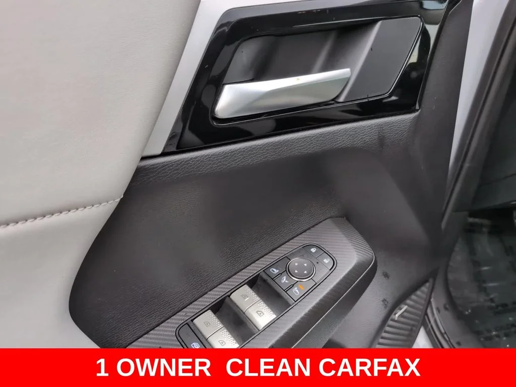 Used 2025 White Mitsubishi SE image 13