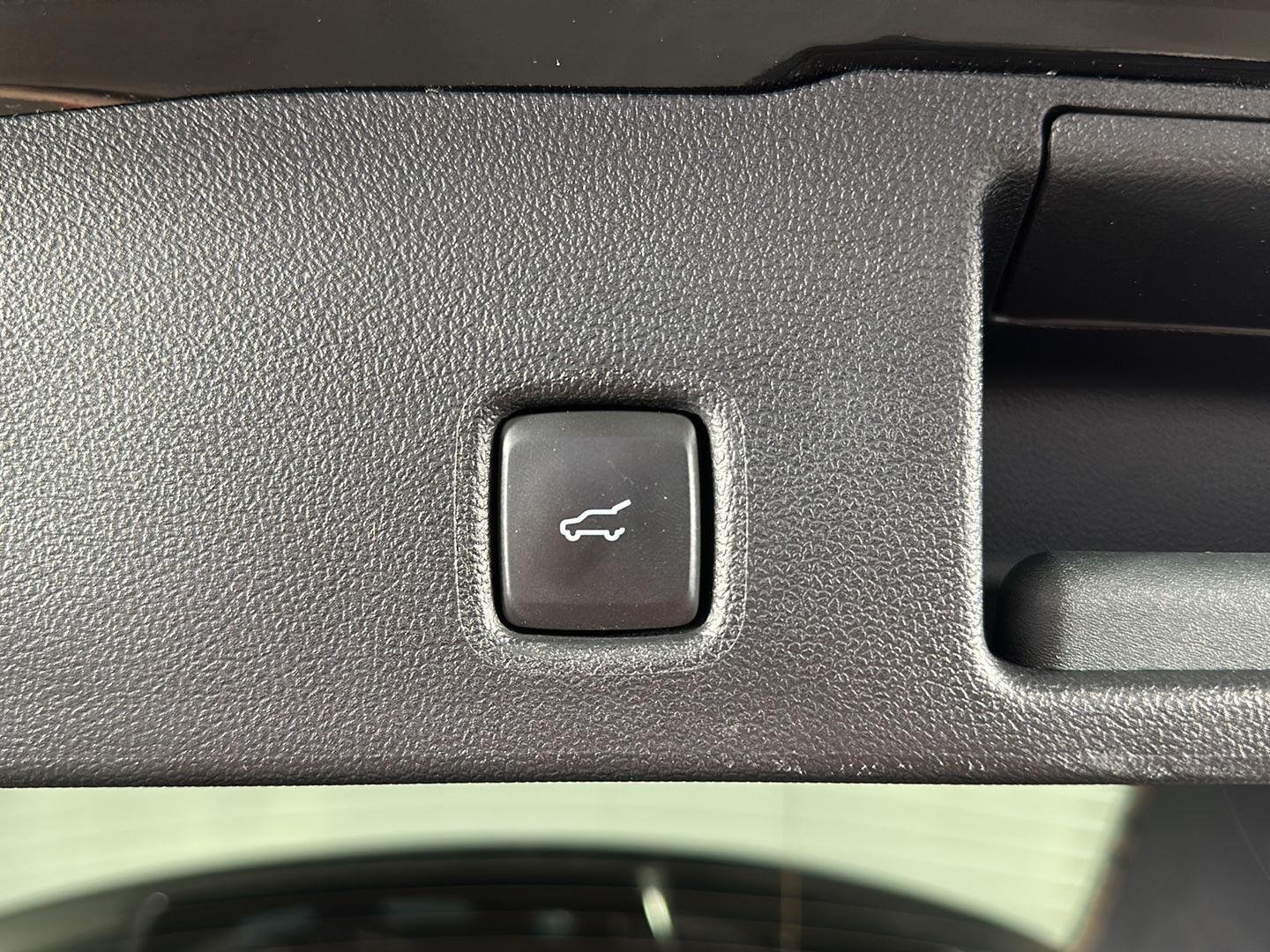 Used 2023 Agate Black Metallic Ford Active image 11