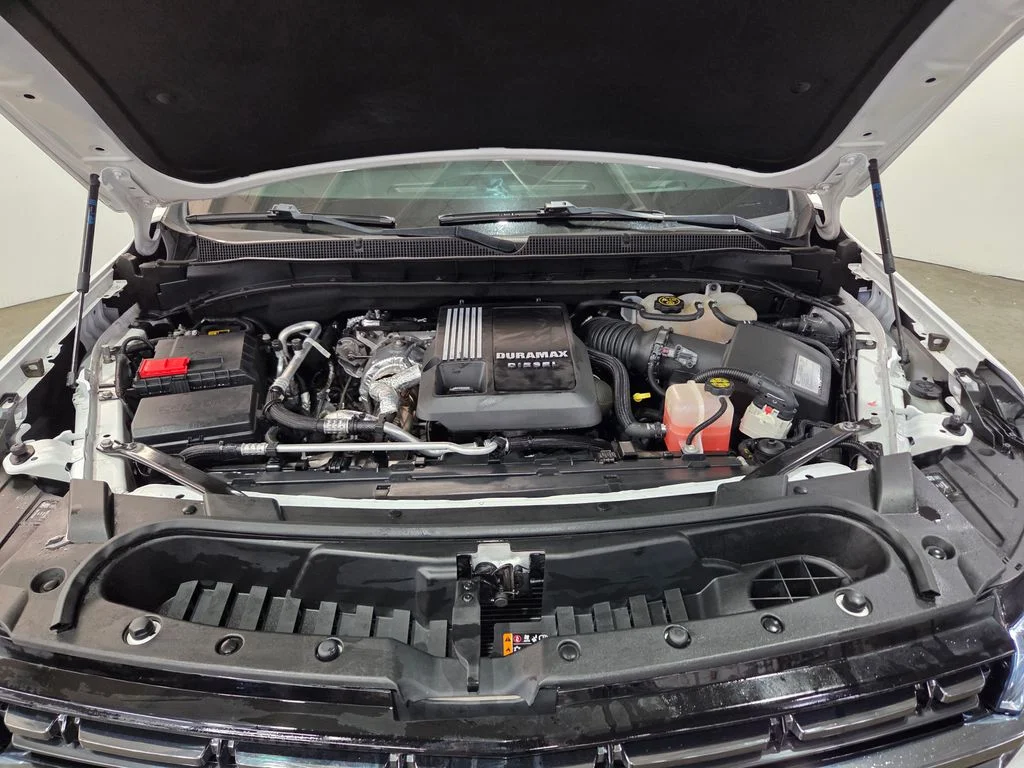 Used 2021 White Chevrolet RST image 31