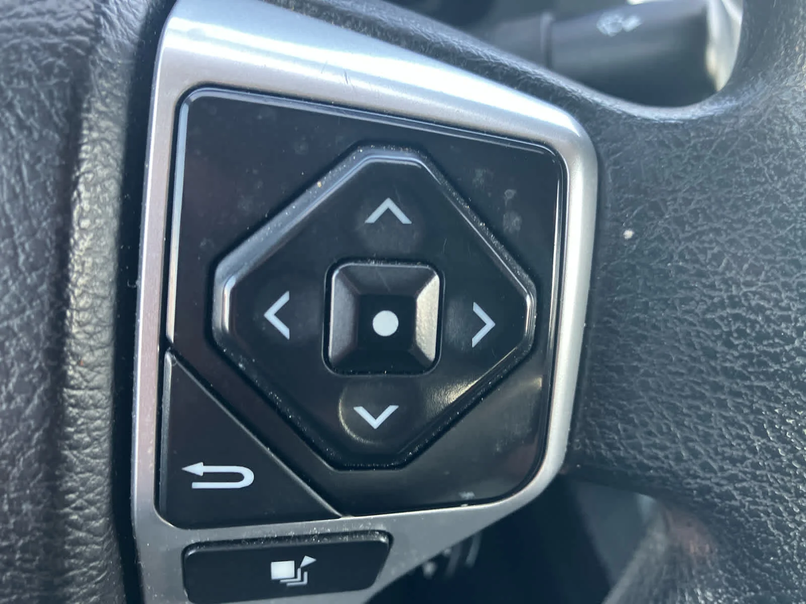 Used 2021 Midnight Black Metallic Toyota SR5 image 21