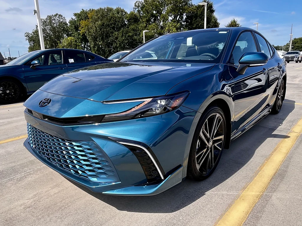 2026 Toyota Camry XSE - Photo 7