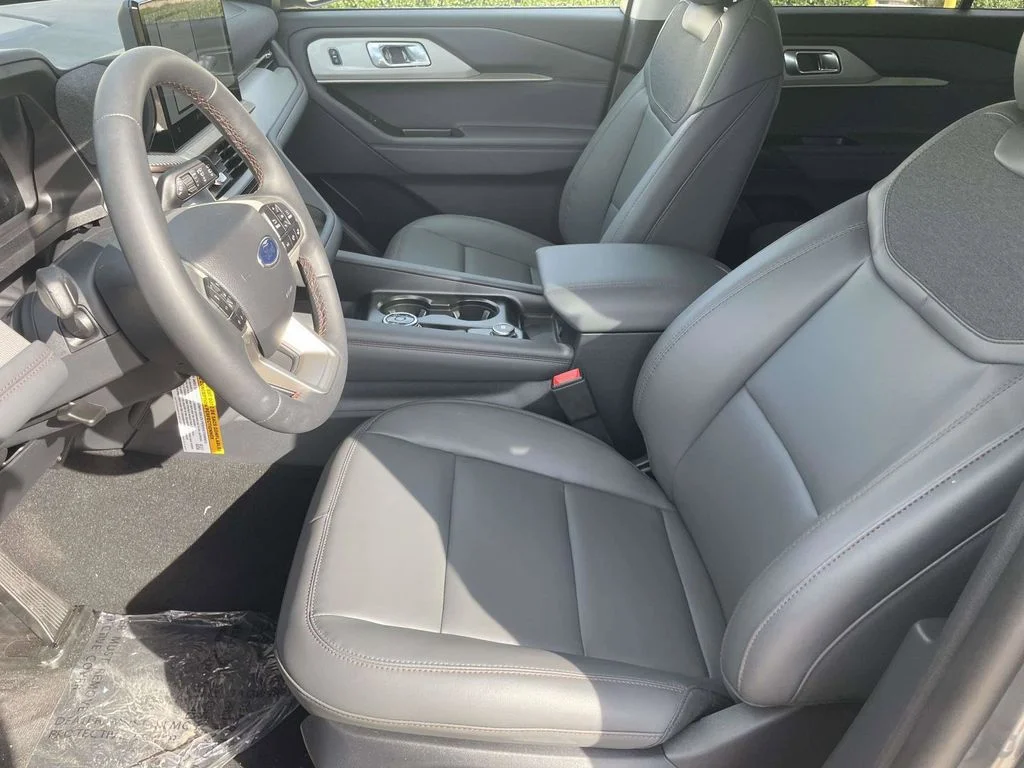 New 2026 Space White Metallic Ford Active image 13
