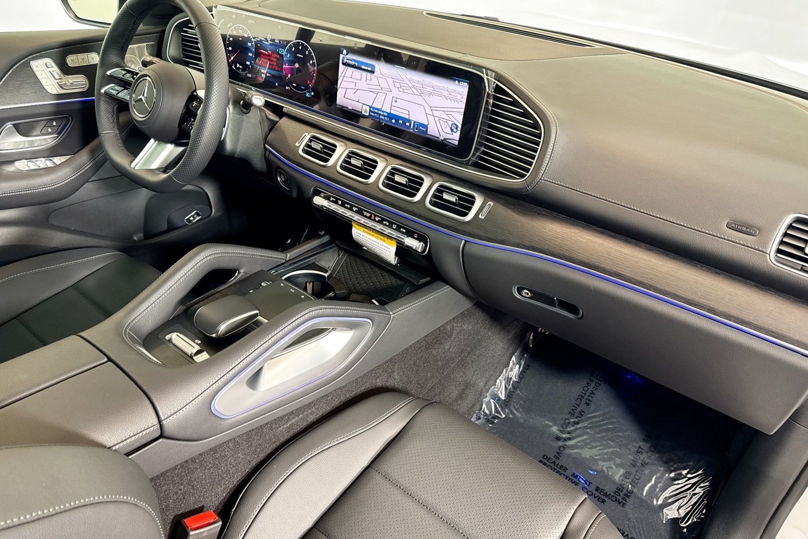 New 2026 MANUFAKTUR Moonlight White Metallic Mercedes-Benz GLS 450 image 28