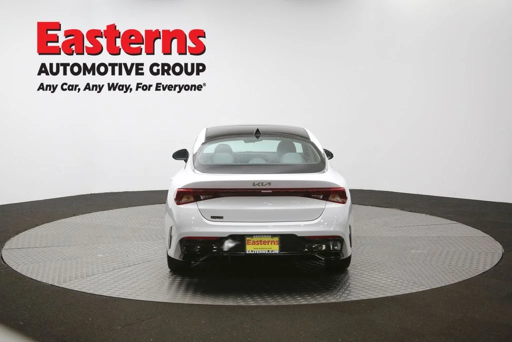 Used 2022 White Kia EX image 37