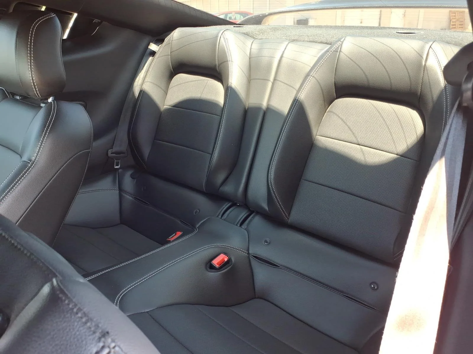 Used 2018 Shadow Black Ford GT Premium image 19