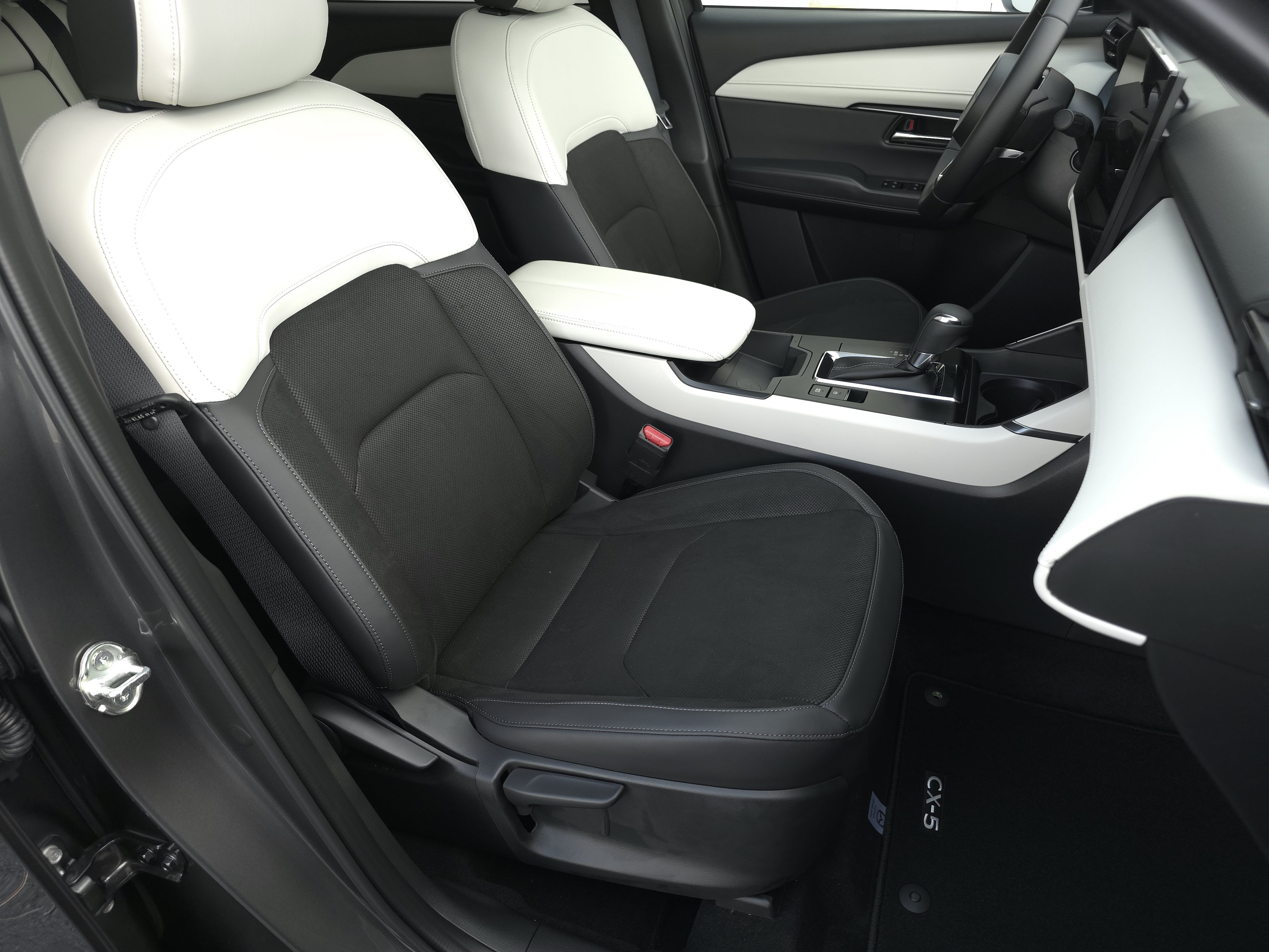 New 2026 Machine Gray Metallic Mazda 2.5 S Select AWD image 37