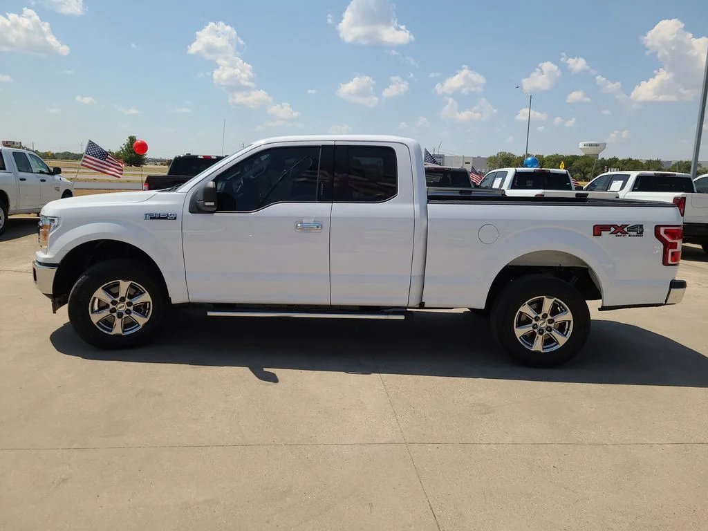 Used 2018 White Ford XLT image 3
