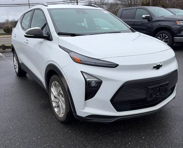 Used 2023 Chevrolet Bolt EUV LT with VIN 1G1FY6S06P4151035 for sale in Smithville, MO