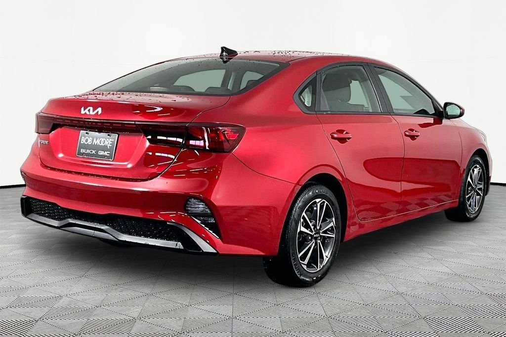 2024 Kia Forte LXS - Photo 6
